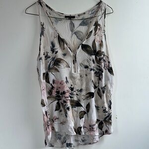 DYNAMITE Quarter Zip V-Neck Tank Top